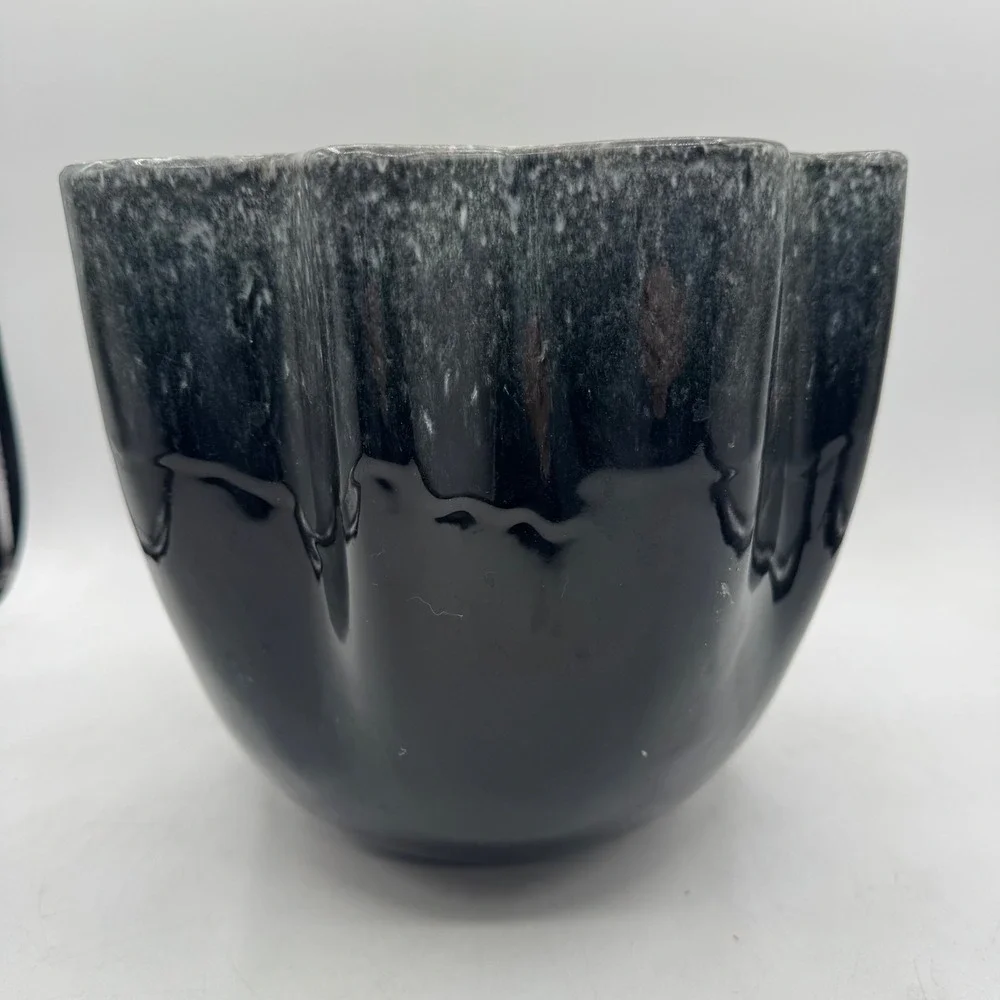 Vintage Hull Pottery Planter 427 Black White Drip Glaze Scalloped Rim USA Made
